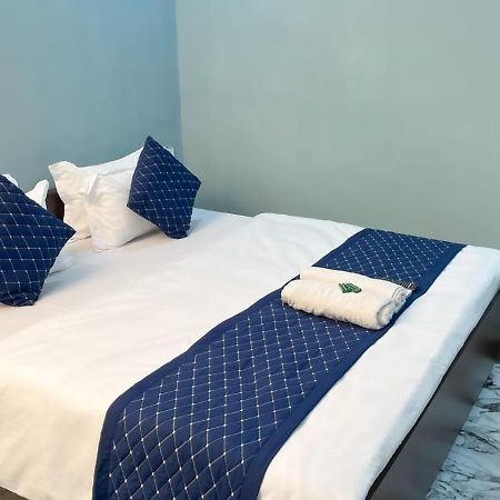 Hotel Abhinandan Indore Luaran gambar