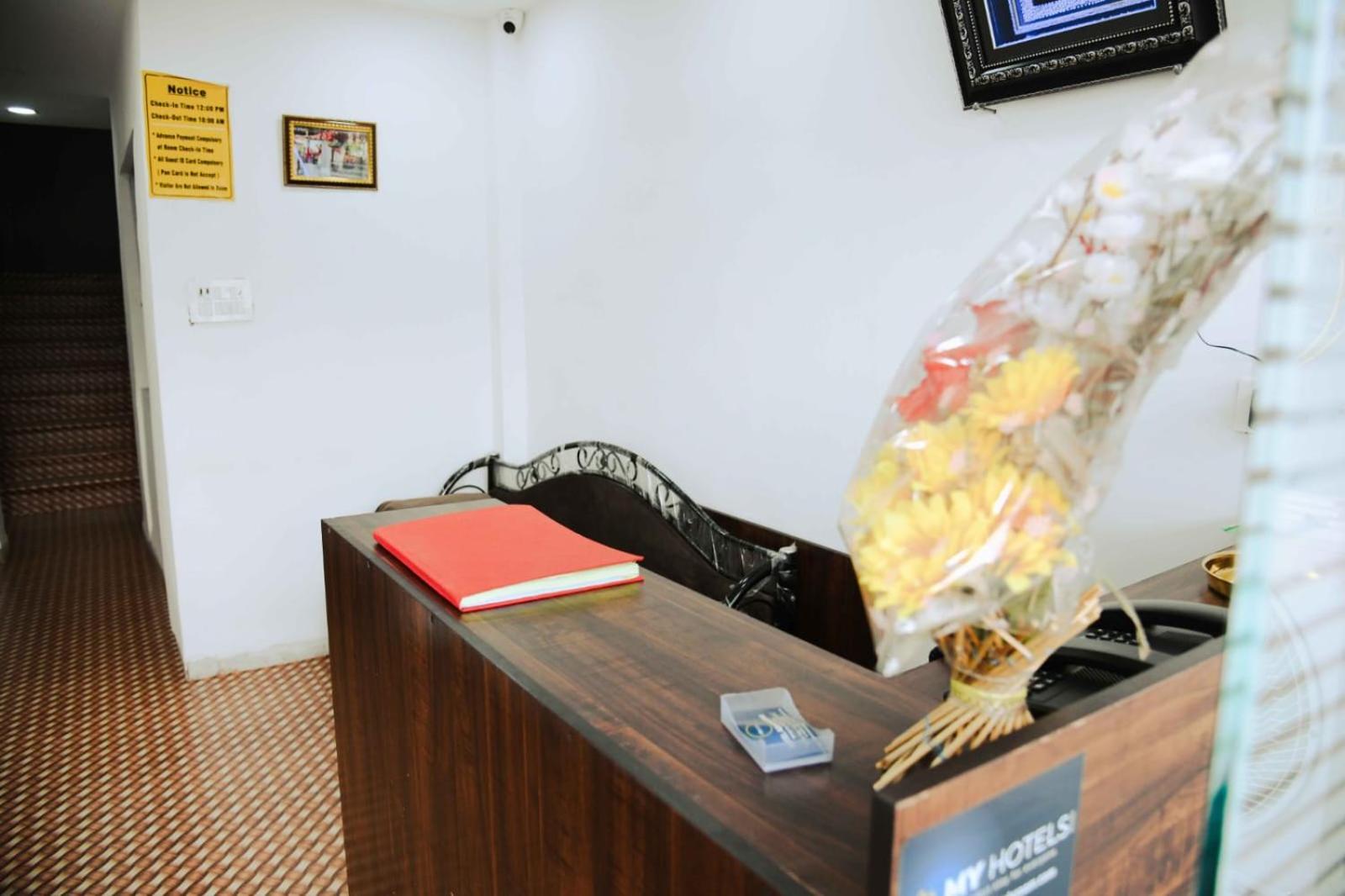 Hotel Abhinandan Indore Luaran gambar